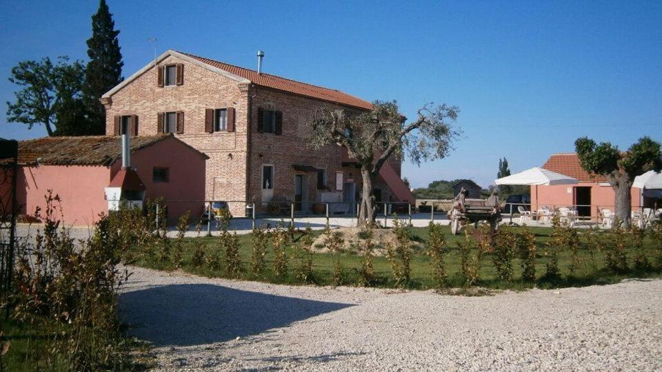 Гостевой дом Conero Ranch Порто-Реканати Экстерьер фото